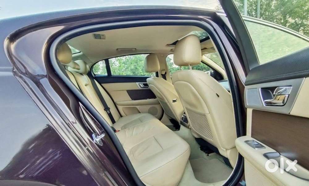 Jaguar Xf 2015 Diesel 39000 Km Driven
