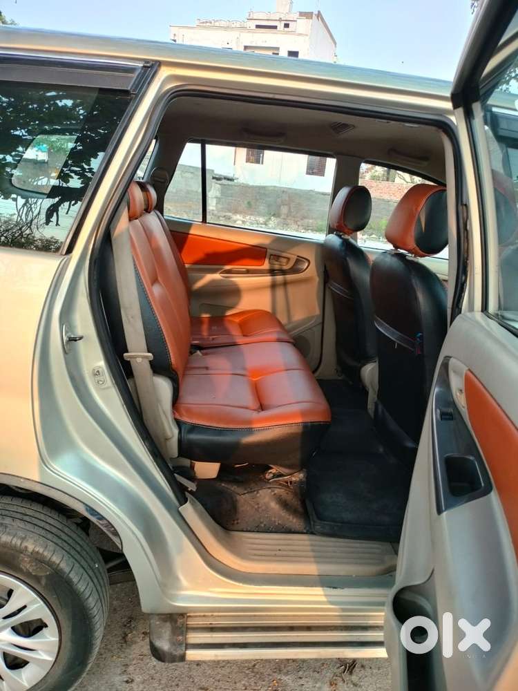 Toyota Innova 2004-2011 2.5 G4 Diesel 8-seater, 2010, Diesel