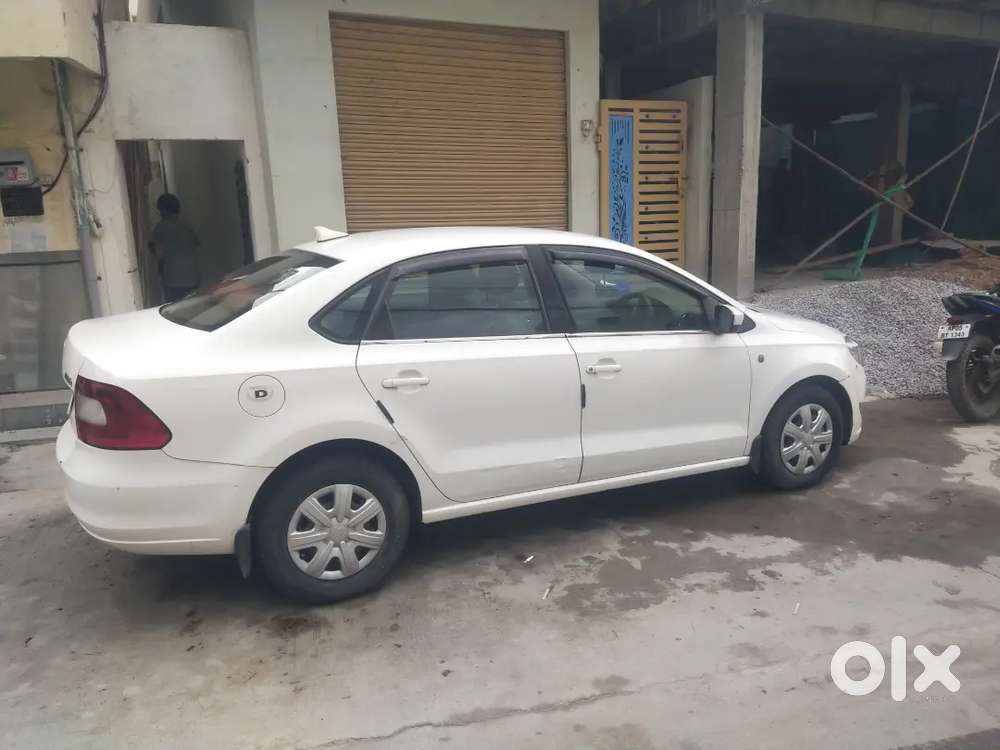 Skoda Rapid 1.6 Ambition 2013