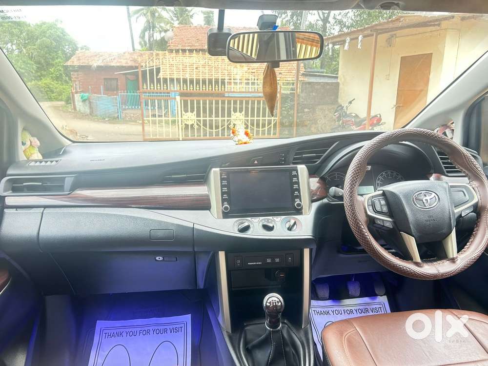 Toyota Innova Crysta 2025