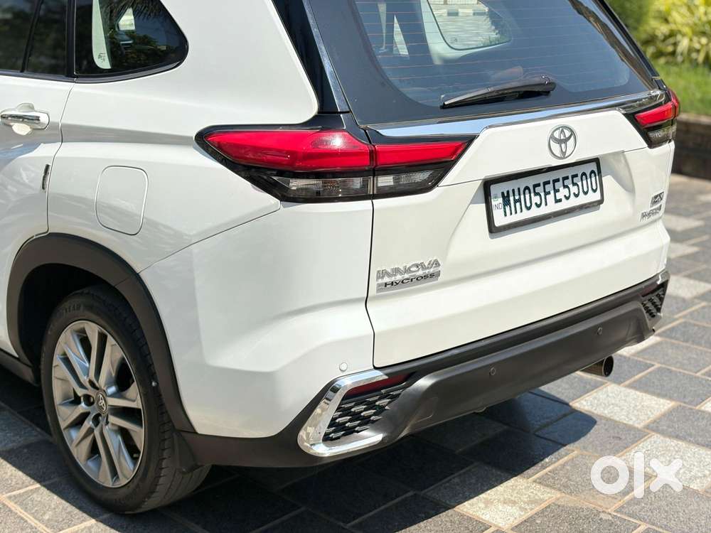 Toyota Innova Hycross 2.0 Zx (o) Hybrid 7 Str, 2023, Petrol