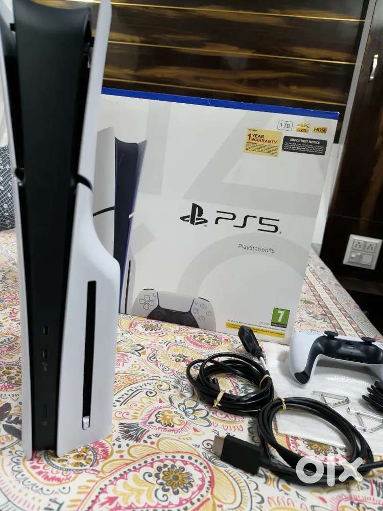 PS5 2026 1TB disc Matt finish brand new ...croma bill and box