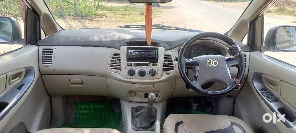 Toyota Innova 2.5 G 2012 (10)