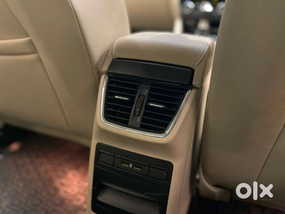 Skoda Octavia Style Plus 1.8 Tsi At, 2018, Petrol