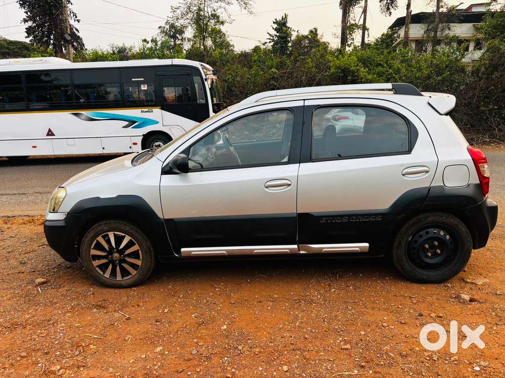 Toyota Etios Cross, 2015, Petrol