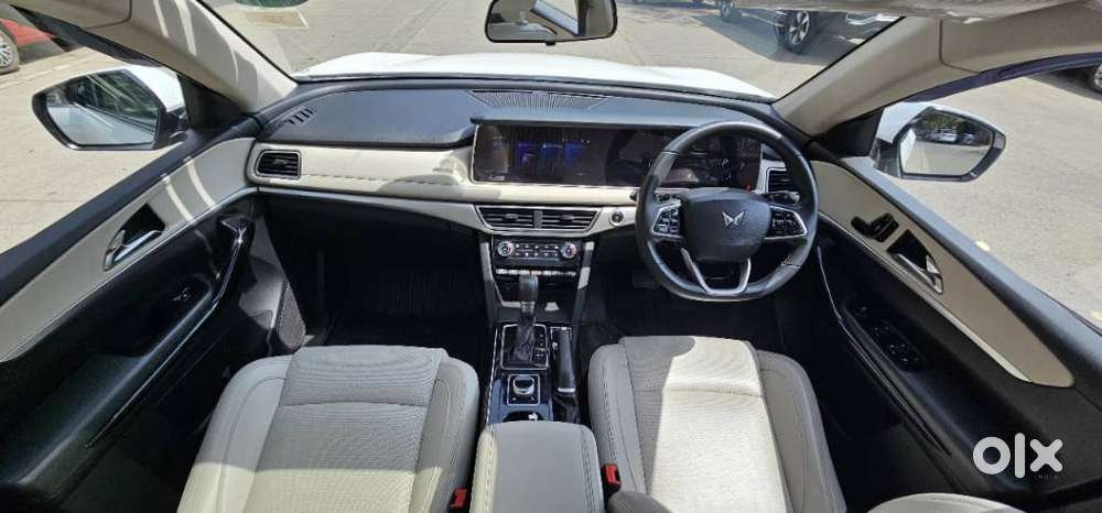 Mahindra Xuv700 2.2 Ax 7 Diesel At Str, 2023, Diesel