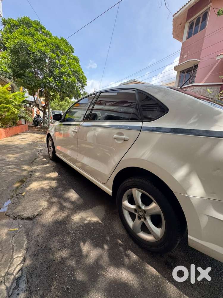 Skoda Rapid 1.6 Tdi Ambition Plus, 2014, Diesel