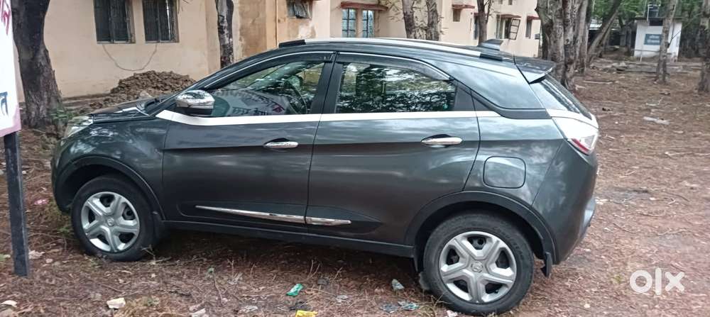Tata Nexon 1.2 Revotron Xt, 2018, Petrol