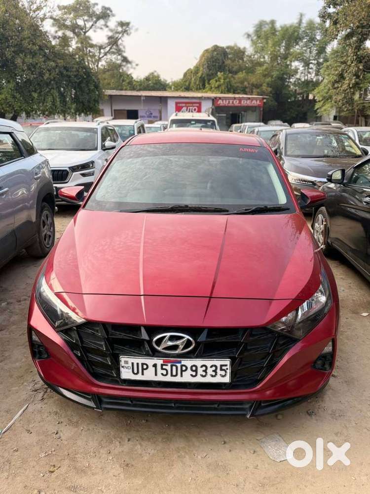 Hyundai I20 Sportz 1.2 Mt Dual Tone, 2022, Petrol