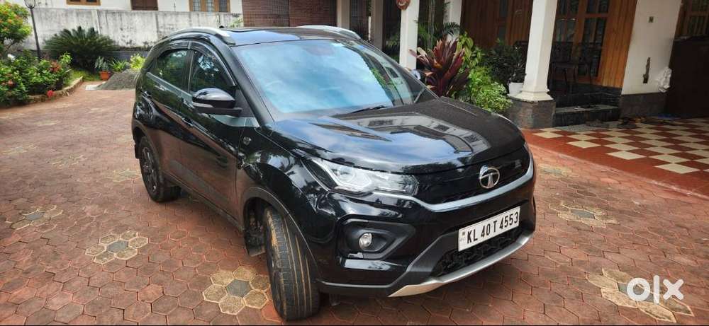 Nexon Petrol Automatic Dark Edition