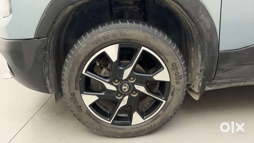 Tata Punch 1.2 Revotron Creative Amt Dual Tone, 2023, Petrol