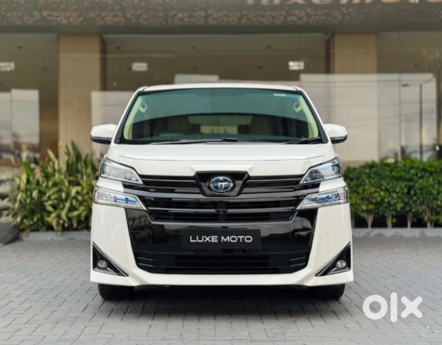 Toyota Vellfire Vip – Executive Lounge, 2022, Petrol