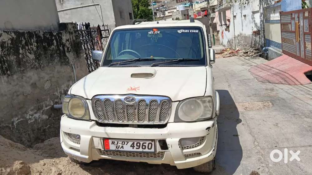 Mahindra And Mahindra Limited Iss Scorpio Seven Seater