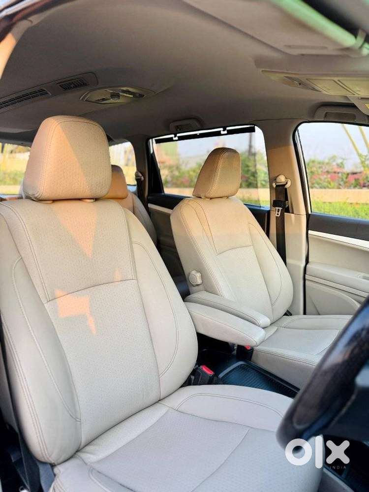 Mahindra Marazzo M8, 2018, Diesel