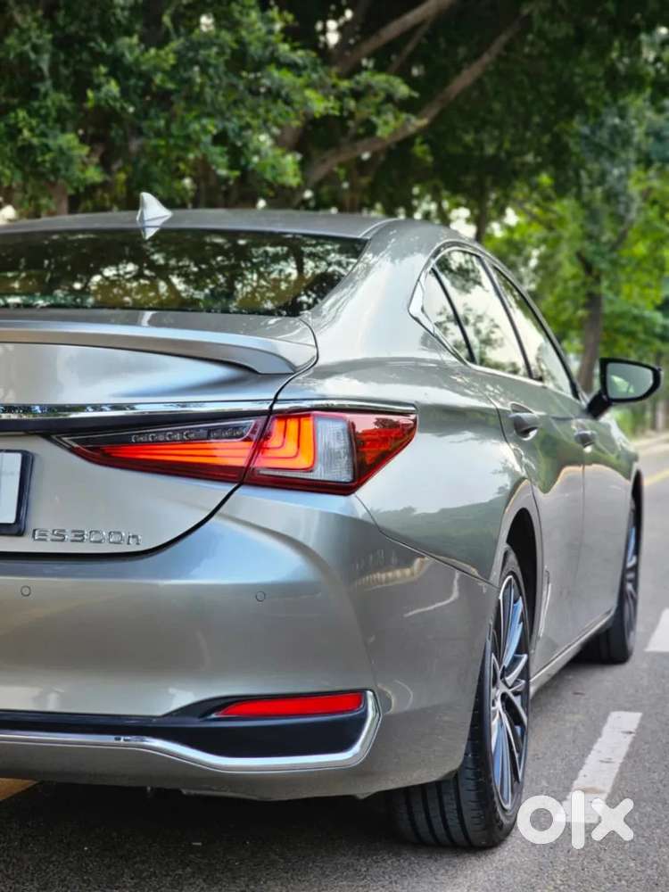 Lexus Es, 2025, Petrol