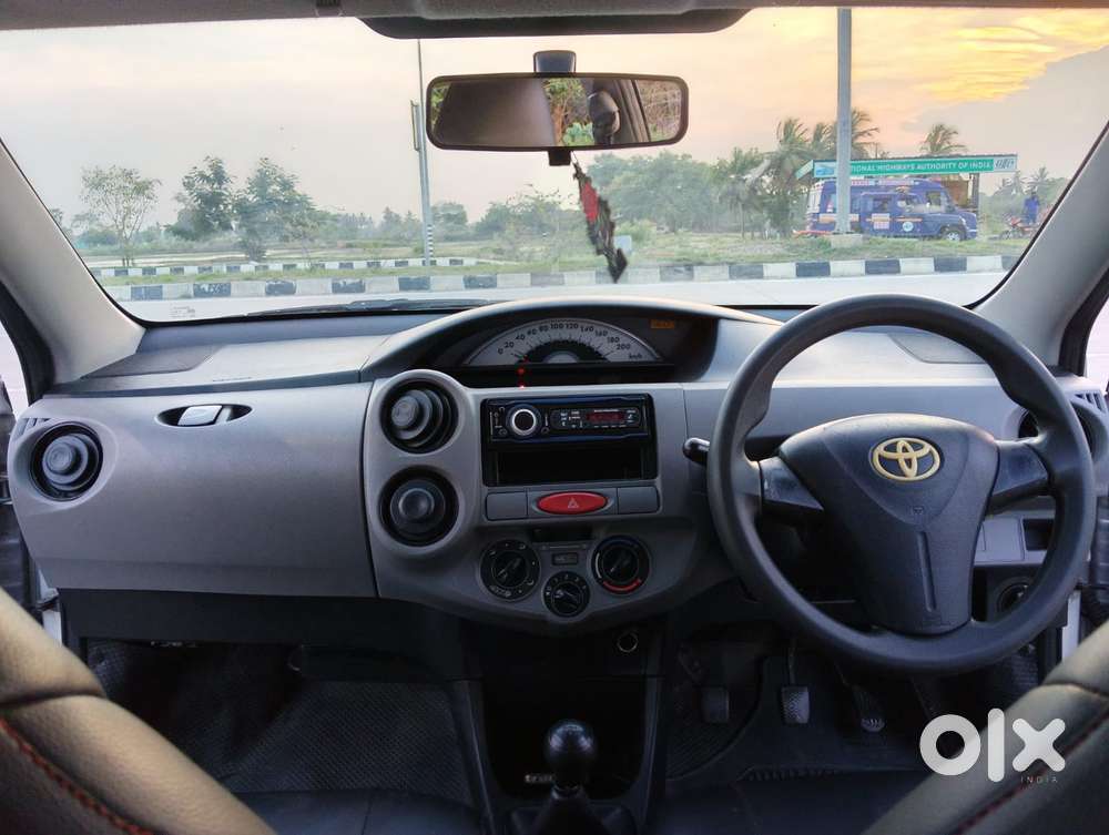 Toyota Etios Liva, 2011, Petrol