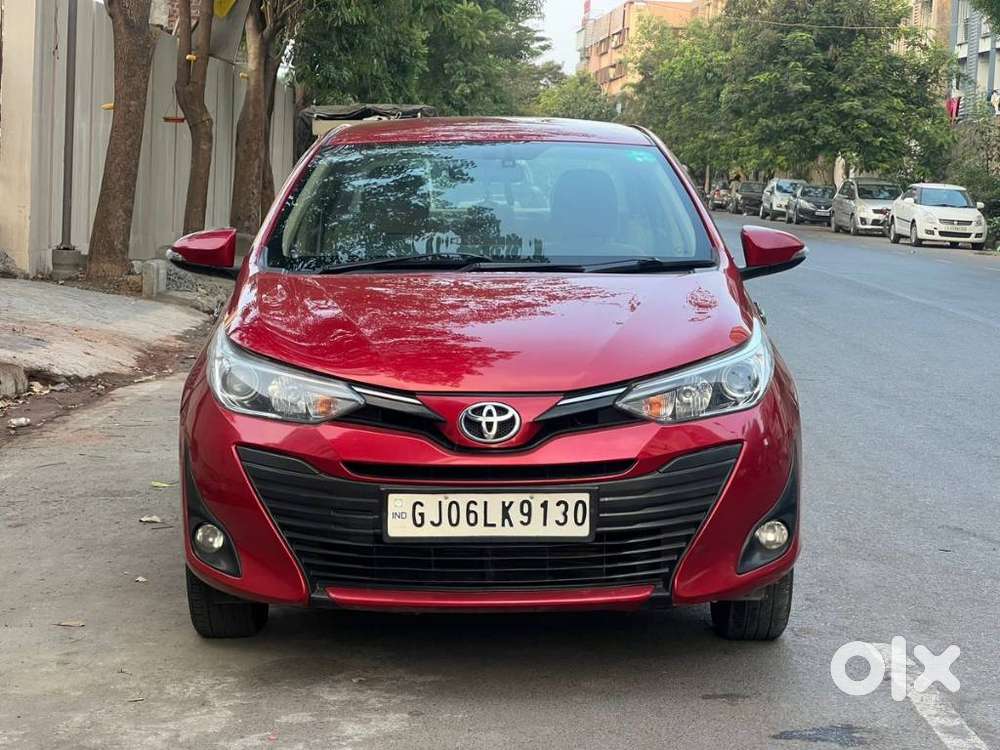 Toyota Yaris V Cvt, 2018, Petrol