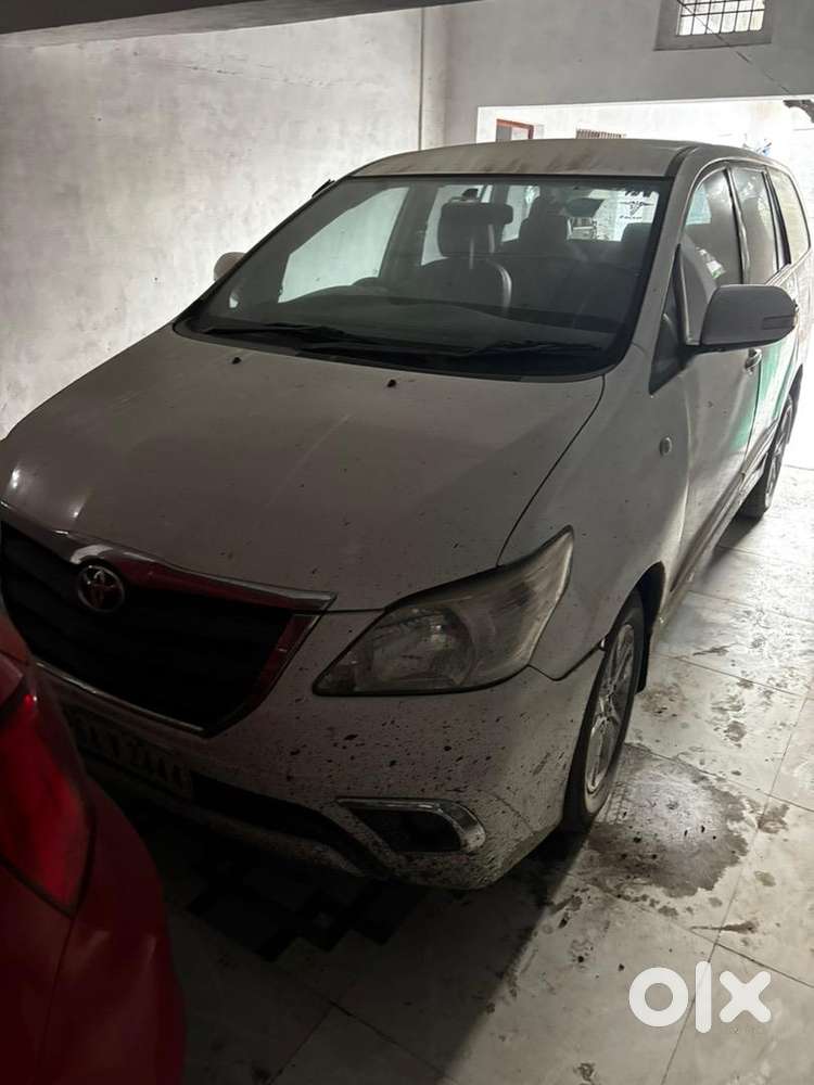 Toyota Innova 2014 Diesel Well Maintained