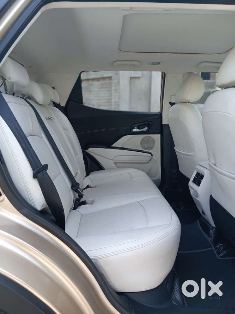 Mahindra Xuv 3xo Ax7l Petrol Mt, 2025, Petrol