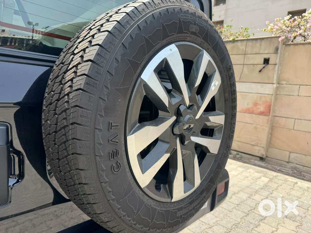 Mahindra Thar Roxx Mx5 Petrol Mt 2wd, 2026, Petrol