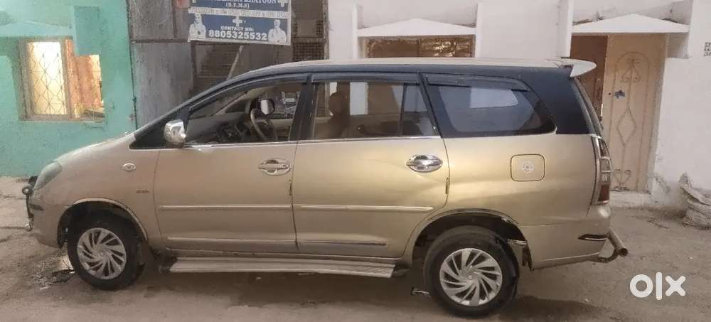 Innova 2.5g 7 Str Power Steering