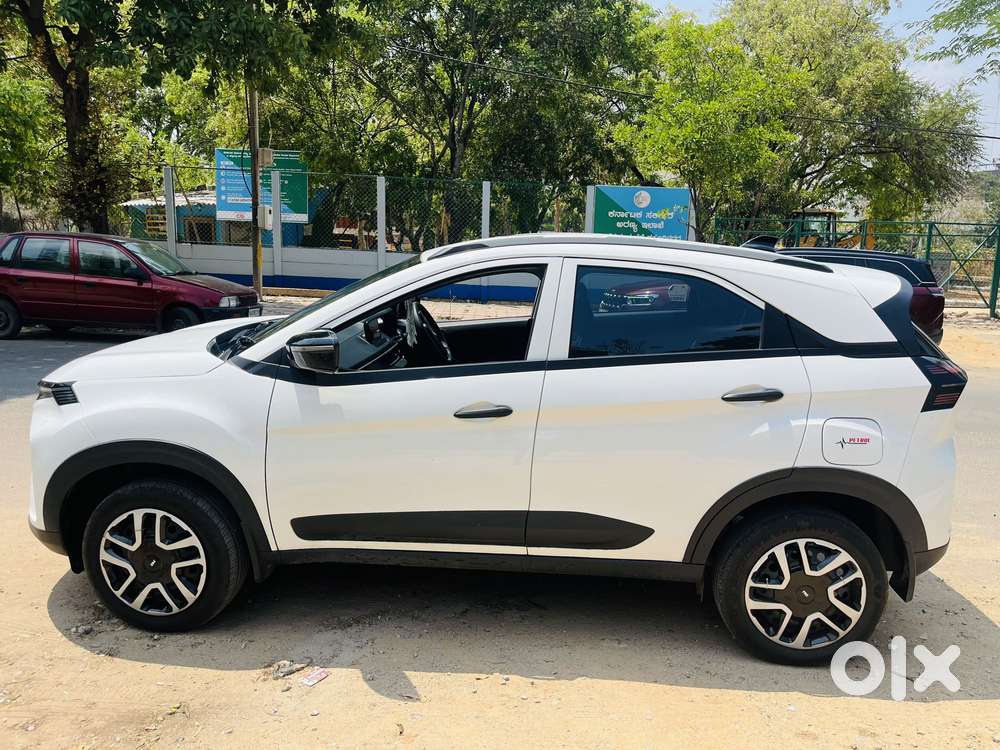 Tata Nexon, 2024, Petrol