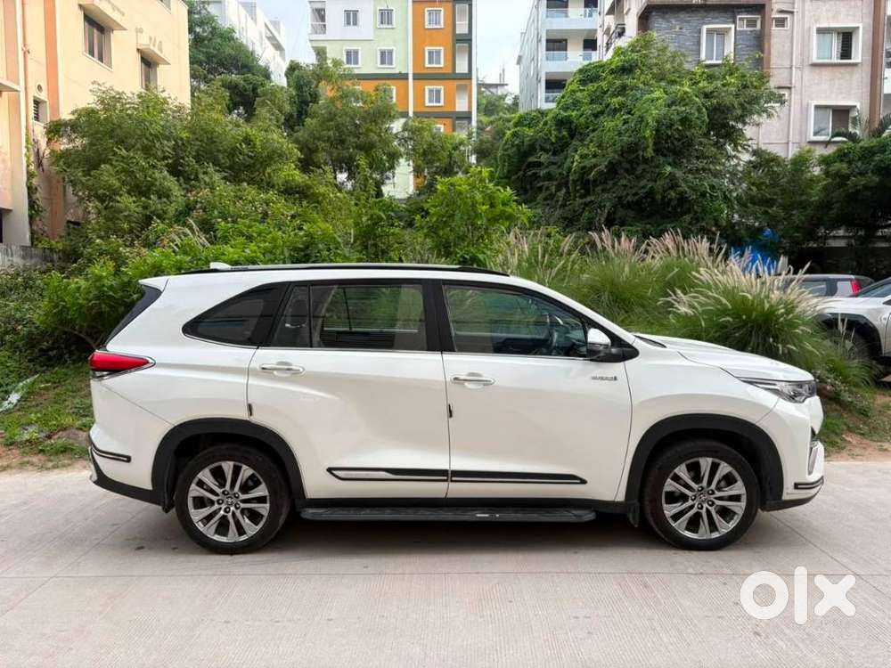 Toyota Innova Hycross 2.0 Zx (o) Hybrid 7 Str, 2024, Petrol