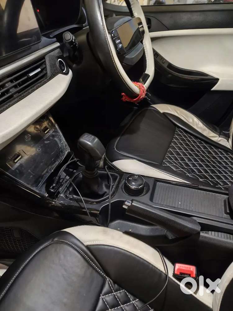 Tata Nexon 2025 Petrol Well Maintained