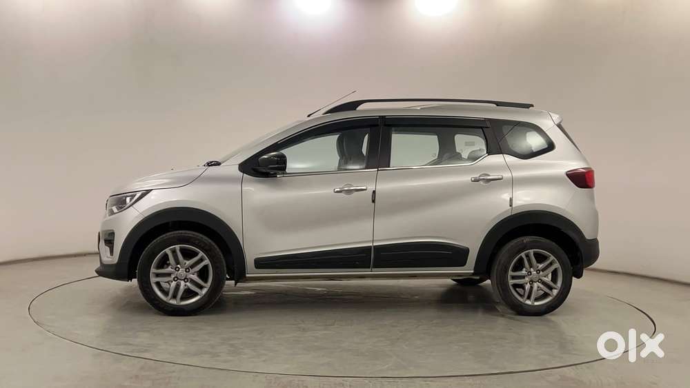 Renault Triber Rxz, 2024, Petrol