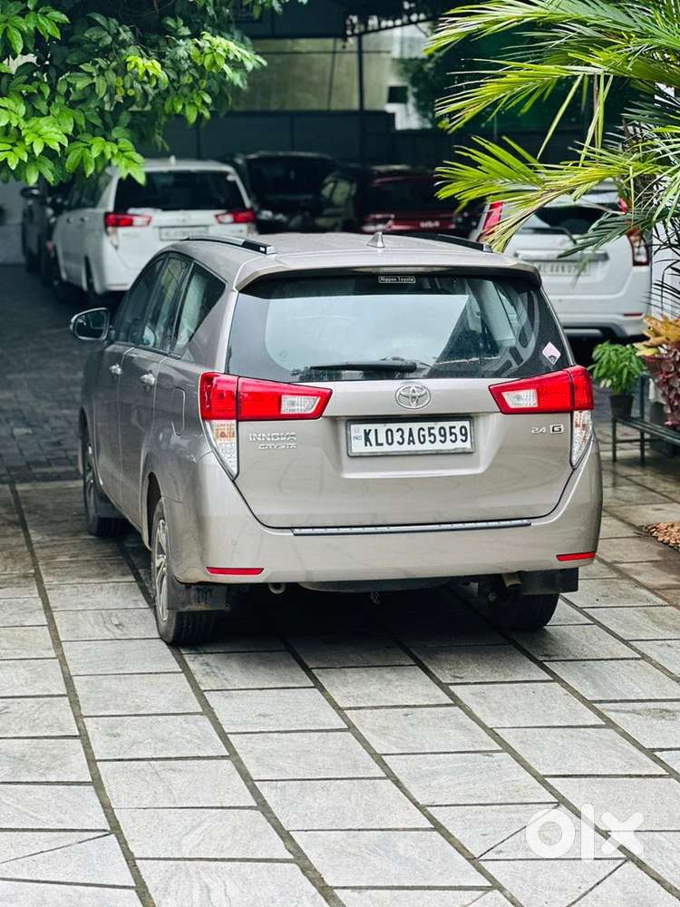 Toyota Innova Crysta 2.4 Gx At, 2022, Diesel