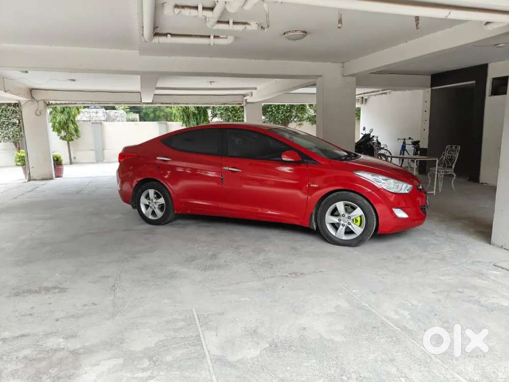 Hyundai New Elantra 2015 Diesel 93000 Km Driven