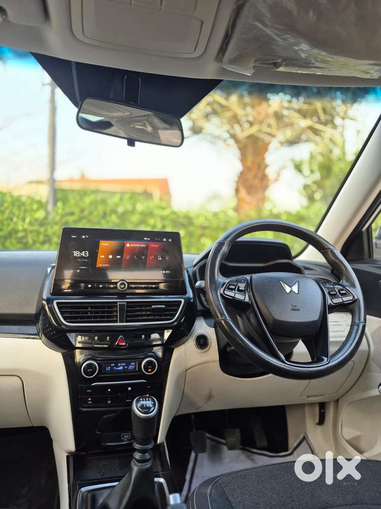 Mahindra Xuv 3xo Ax5 Pm Mt, 2026, Petrol