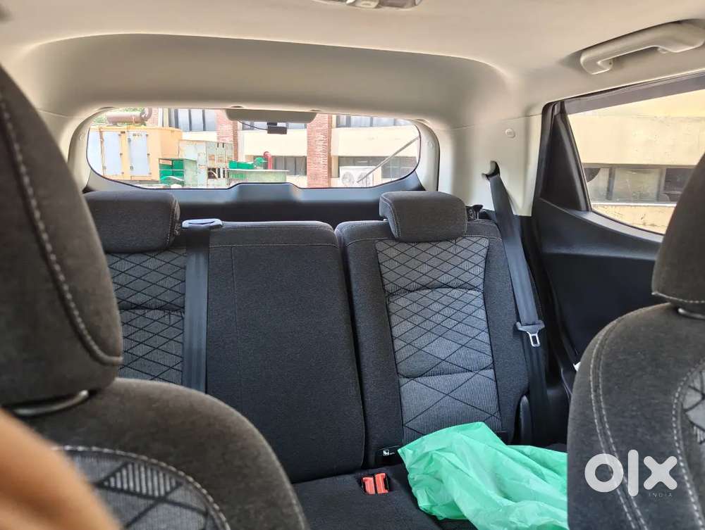 Mahindra Xuv 3xo 2025 Petrol 9600 Km Driven