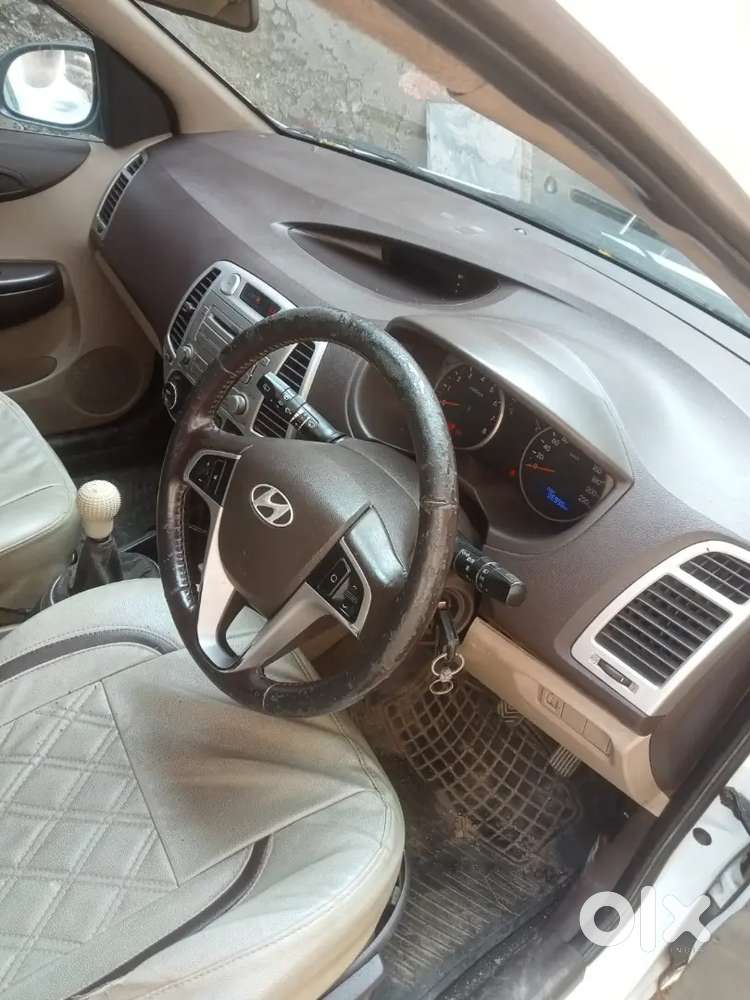 Hyundai I20 1.2 Asta 2011 Petrol 31 Passing
