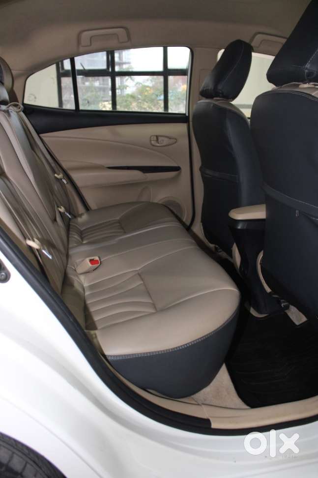 Toyota Yaris J Cvt, 2018, Petrol