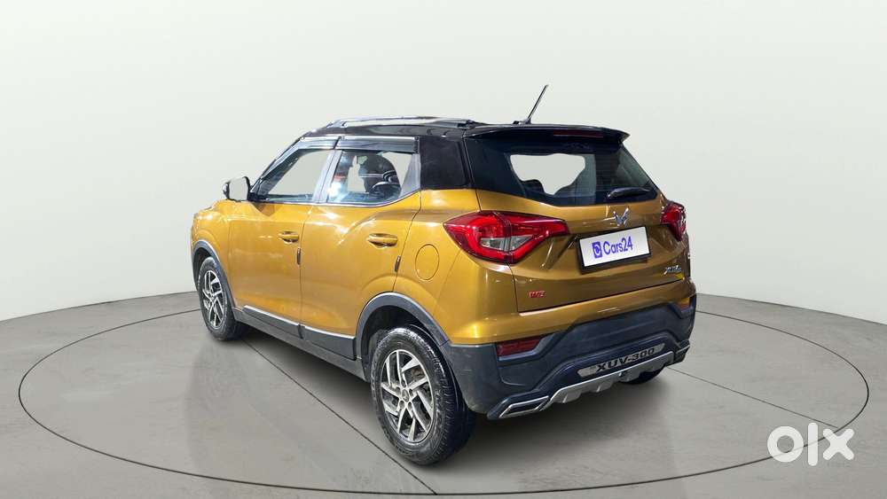 Mahindra Xuv300 W8 Option Dual Tone, 2023, Petrol