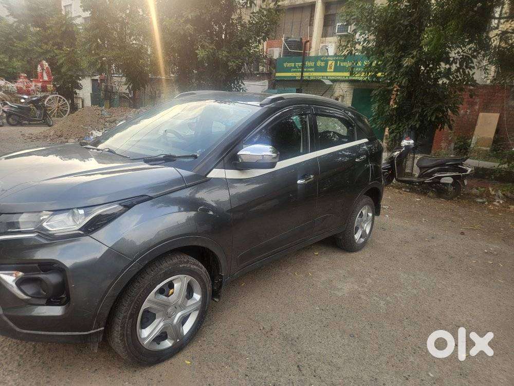 Tata Nexon 1.2 Revotron Xma Amt (s), 2022, Petrol