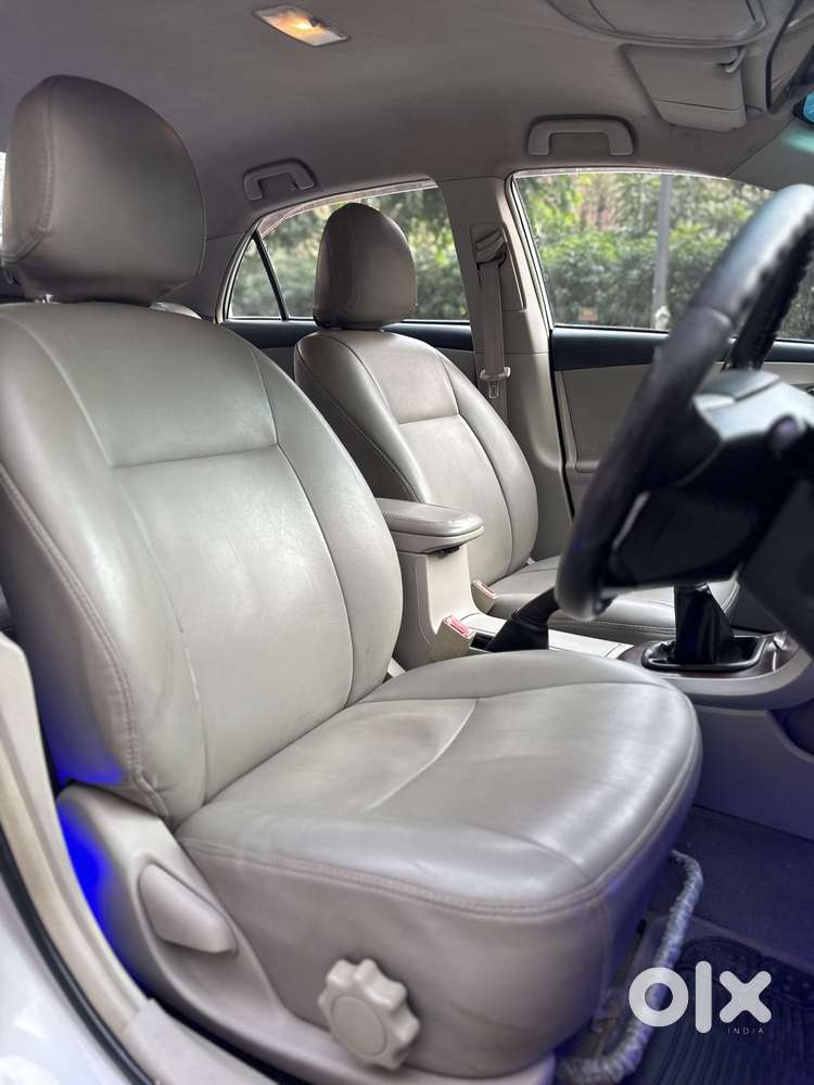 Toyota Corolla Altis 2010-2013 G, 2011, Petrol