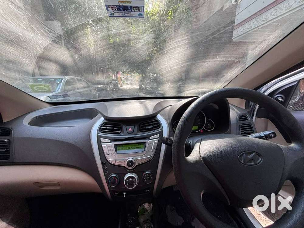 Hyundai Eon Magna+ 2012 Petrol White