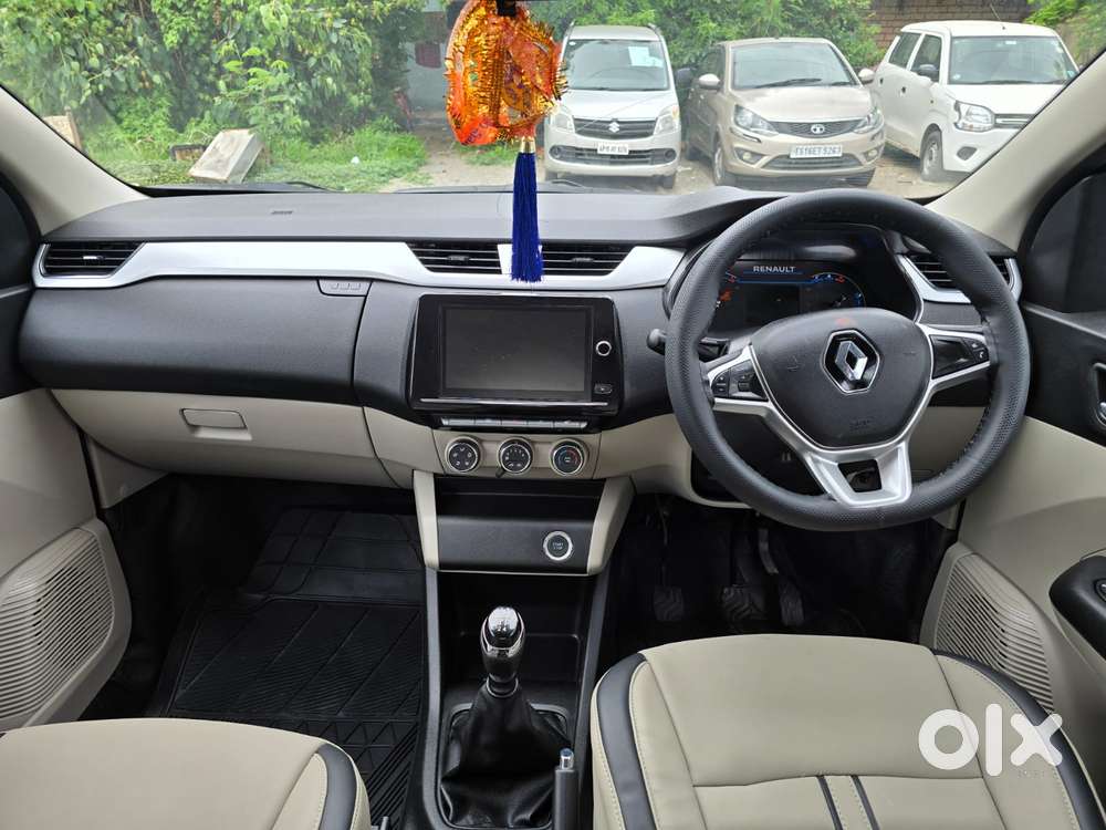 Renault Triber Rxz, 2024, Petrol