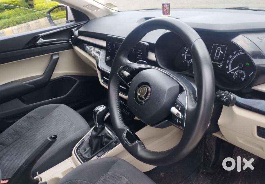 Skoda Slavia 1.0 Ambition Tsi, 2023, Petrol