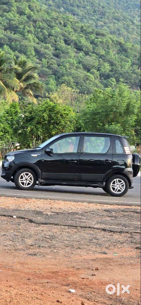 Mahindra Nuvosport 2016