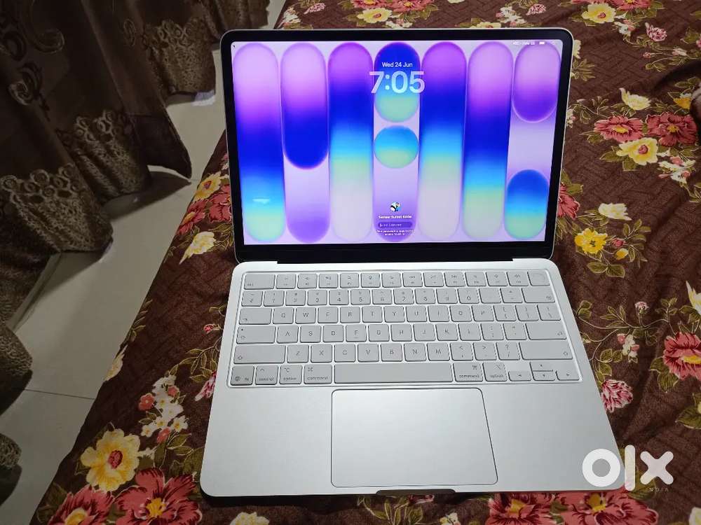 Apple MacBook Neo, Silver colour, 8GB Memory, 512GB Storage