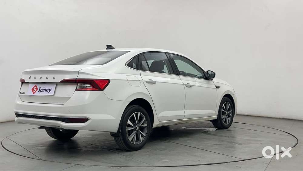 Skoda Slavia Style 1.0l Tsi Mt, 2022, Petrol