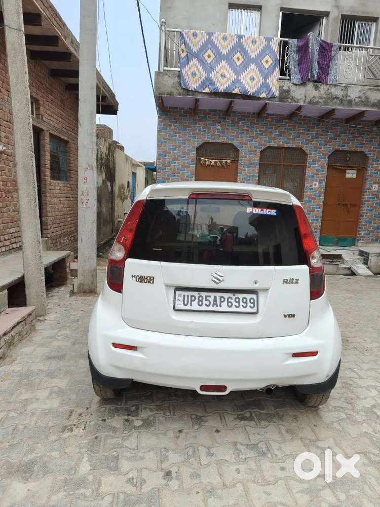 गाड़ी का माइलेज बहुत अच्छा है गाड़ी में कोई नहीं