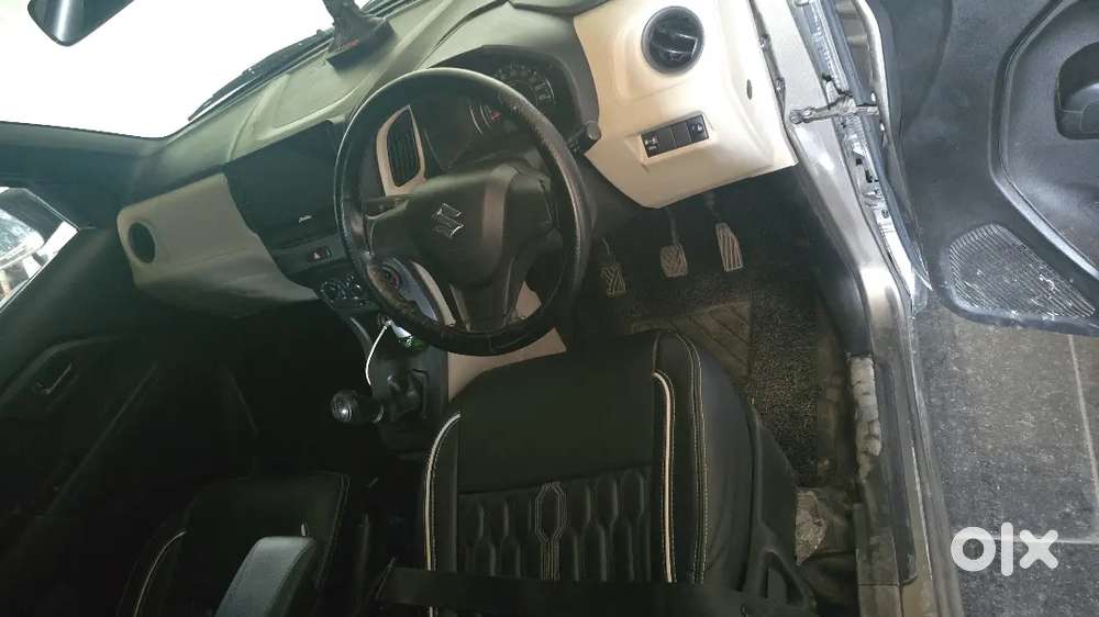 Good Condition Dec 2022 Model Lxi Petrol+cng