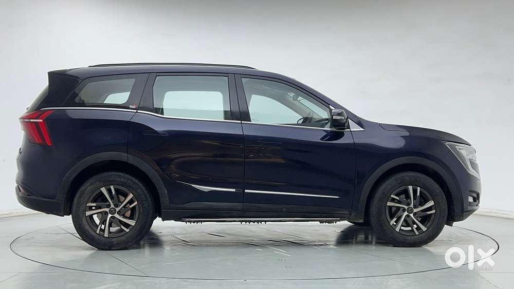 Mahindra Xuv700 2.0 Ax 5 Petrol Mt 7 Str, 2022, Petrol