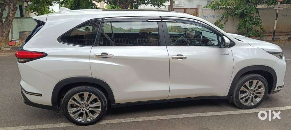 Toyota Innova Hycross 2.0 Zx Hybrid 7 Str, 2024, Petrol