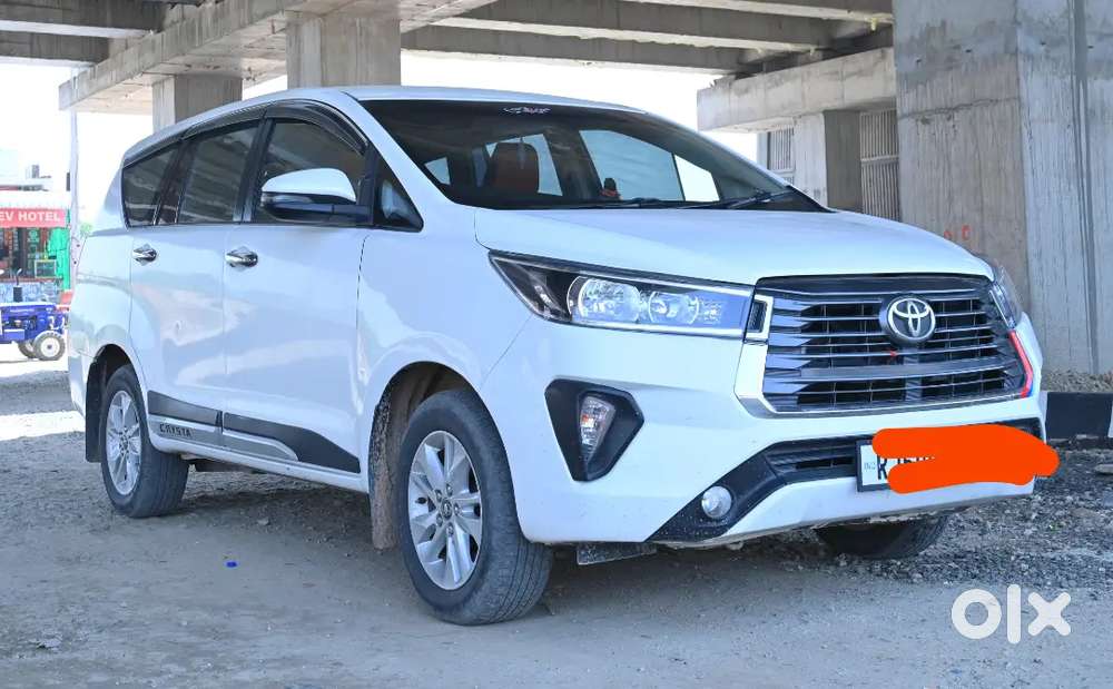 Toyota Innova Crysta 2.4 G