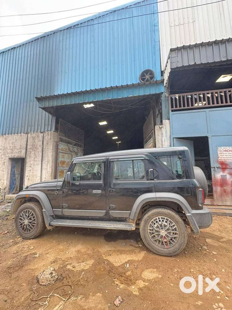 Mahindra Thar Roxx Mx1 Petrol | 2025 | 1st Owner | 27,520 Km